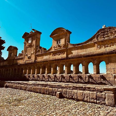 Casa Vacanza Helios Leonforte エクステリア 写真