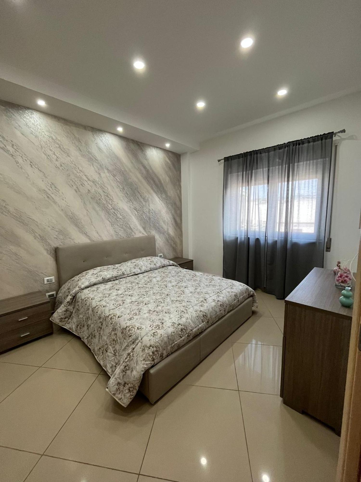 Casa Vacanza Helios Leonforte エクステリア 写真