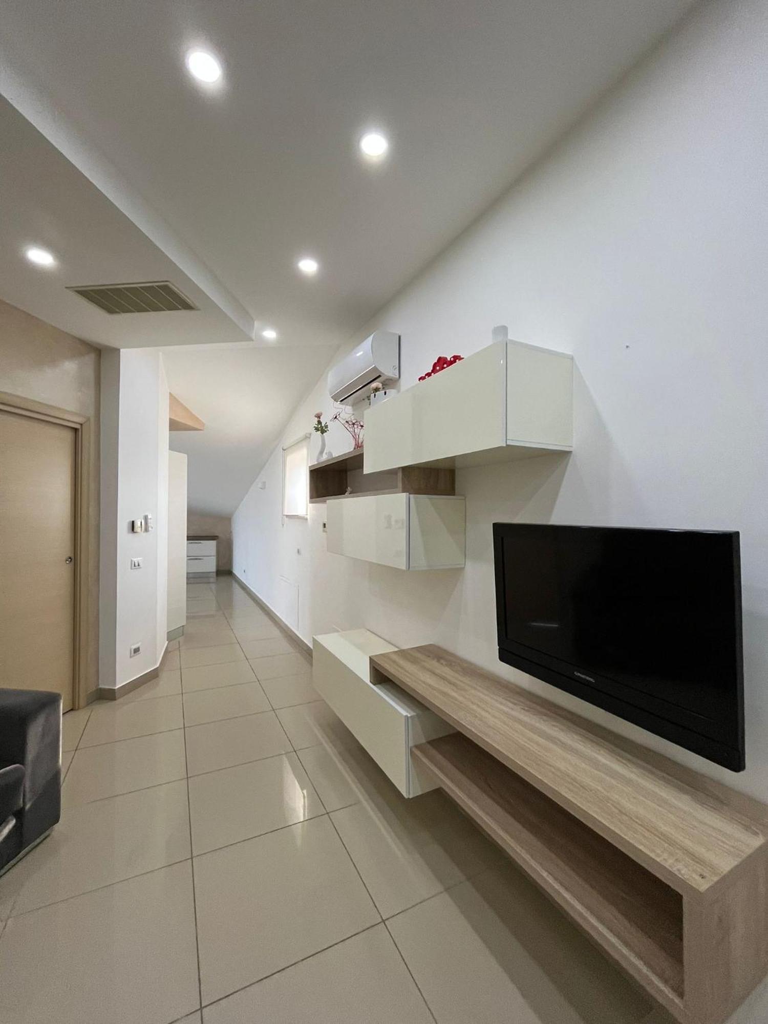 Casa Vacanza Helios Leonforte エクステリア 写真